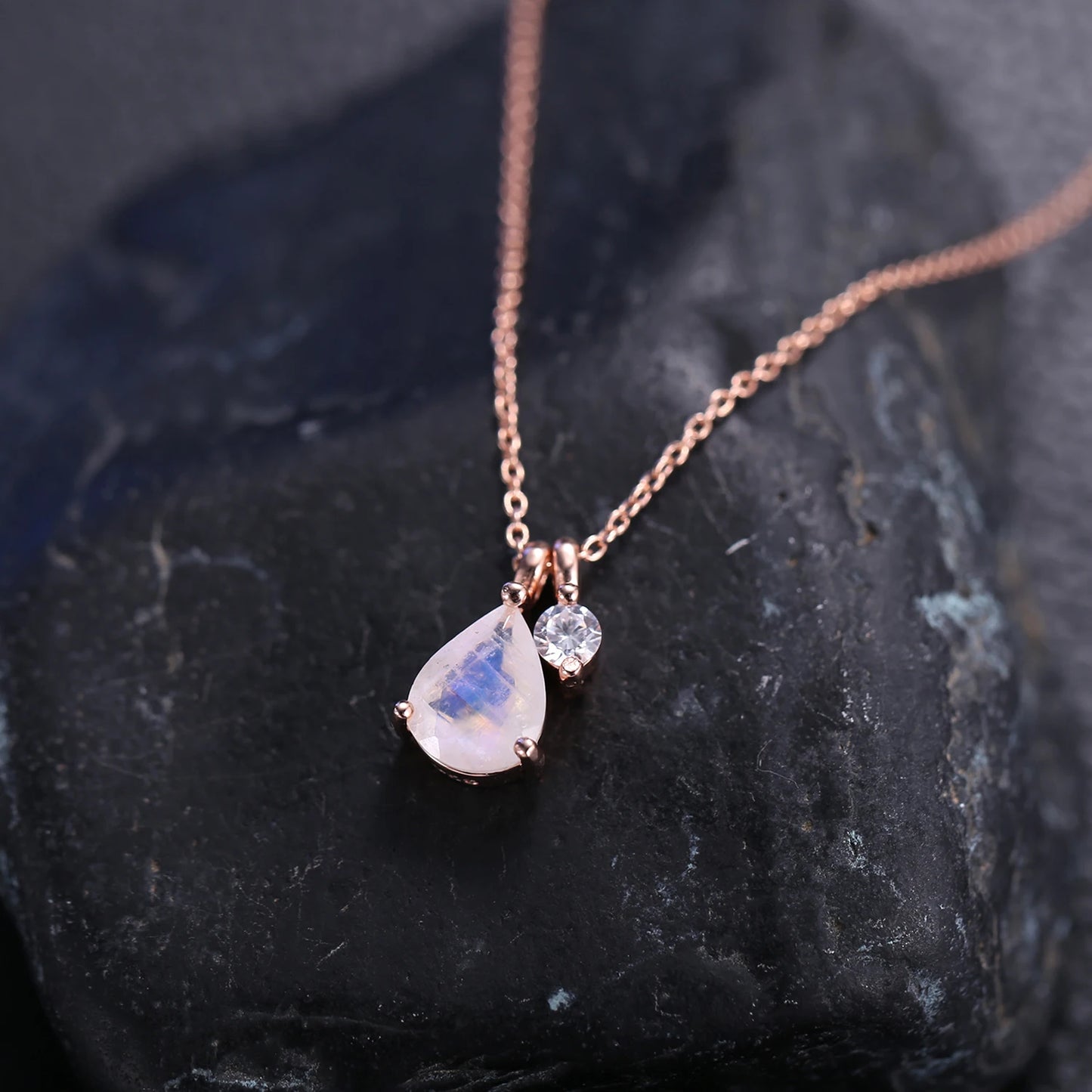 GEM'S BALLET Rainbow Moonstone Necklace in 925 Sterling Silver