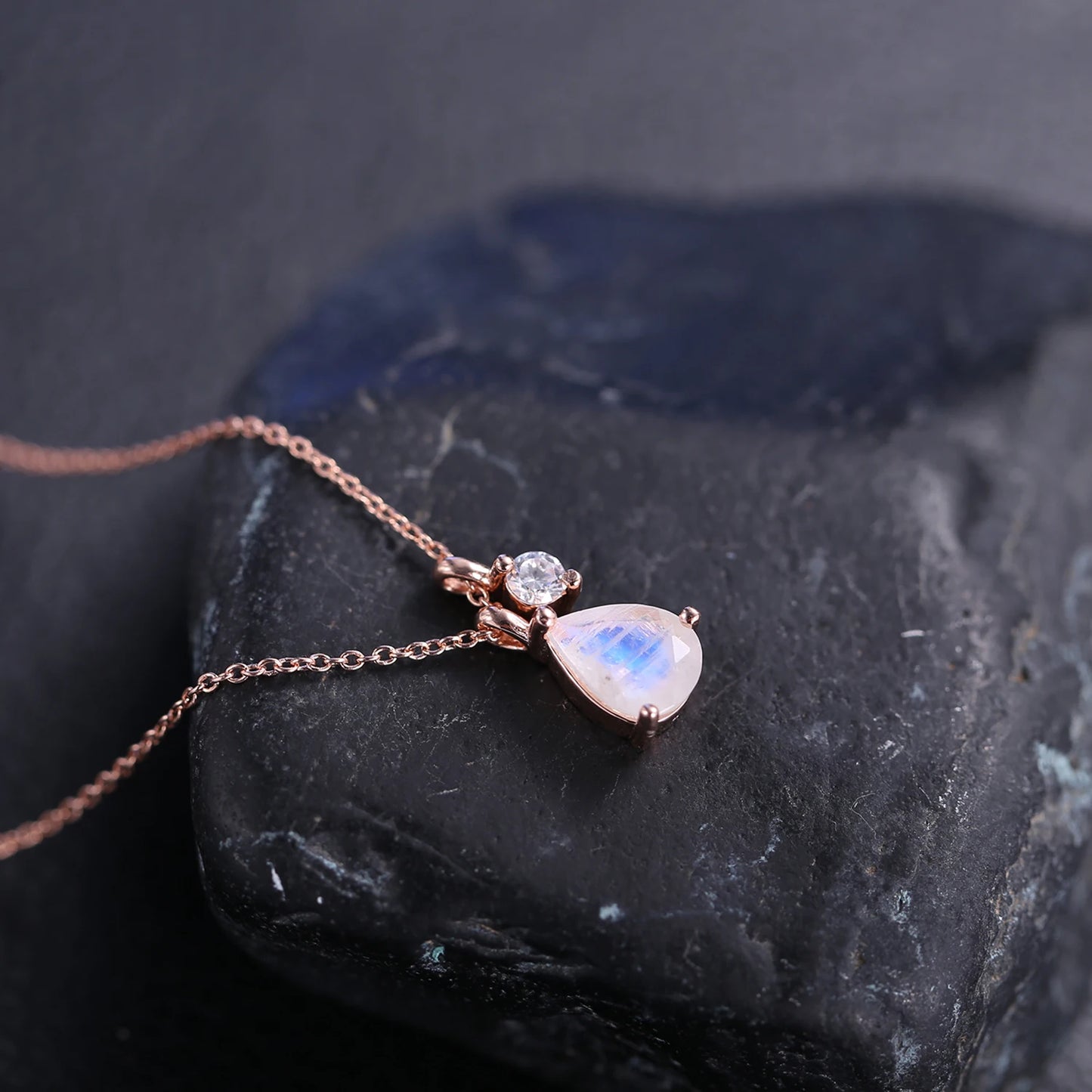 GEM'S BALLET Rainbow Moonstone Necklace in 925 Sterling Silver
