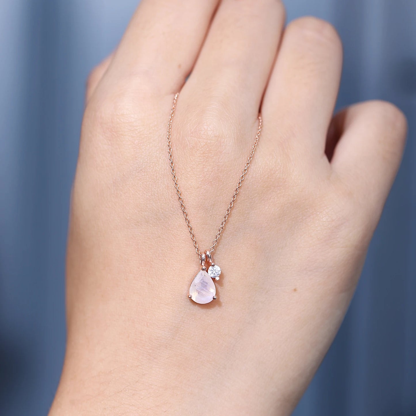 GEM'S BALLET Rainbow Moonstone Necklace in 925 Sterling Silver