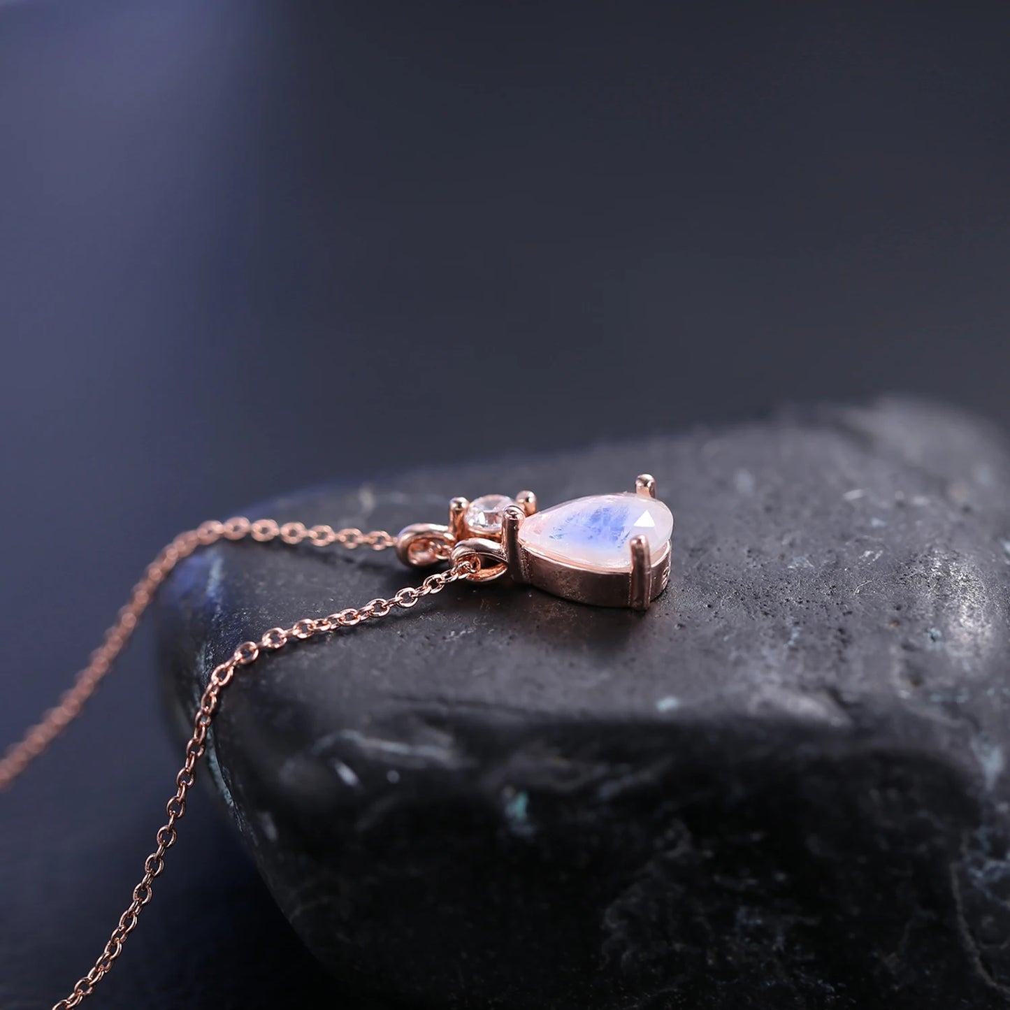 GEM'S BALLET Rainbow Moonstone Necklace in 925 Sterling Silver